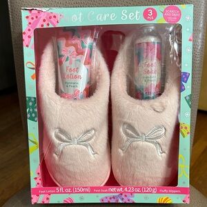 Mandarin & Peach Foot Care Set with Fluffy Pink Slippers 3 (PCS) Sz 10 NWT